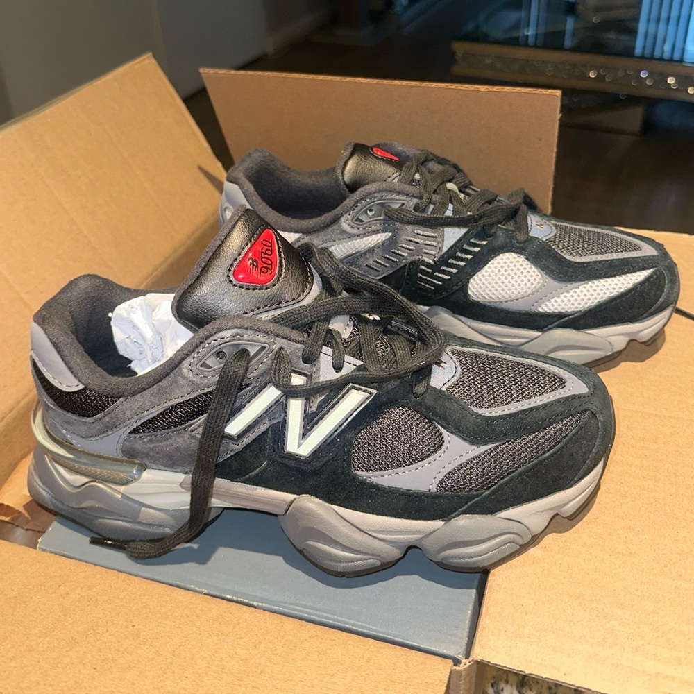 New Balance 9060 Black Castlerock
